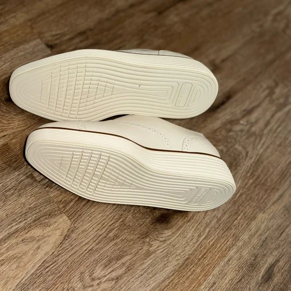 Cole Haan - Picture 5 of 6